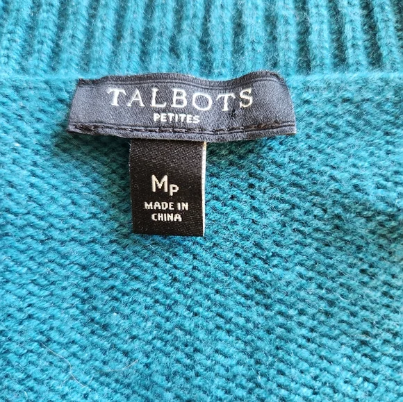 TALBOTS SIZE MEDIUM PETITE. cable knit, v neck, nylon/lambswool blend. - Picture 4 of 6